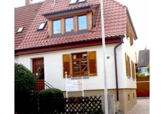 Haarentfernung mit Wachs in Ludwigsburg – Petra Rauschenberger und Team Haarentfernung mit Wachs in Ludwigsburg – Petra Rauschenberger und Team