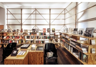 Buchhandel in München – Literatur Moths Buchhandel in München – Literatur Moths