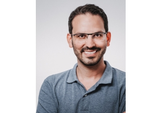 Dr med Nicolas Roth