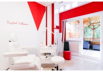Fußpflege in Köln – AURA-Kosmetik Fußpflege Nageldesign