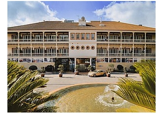 Lindner Hotel & Residence Main Plaza Hotel