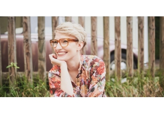 Brille und Linse Schürholz