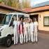 Unser umfasst  und